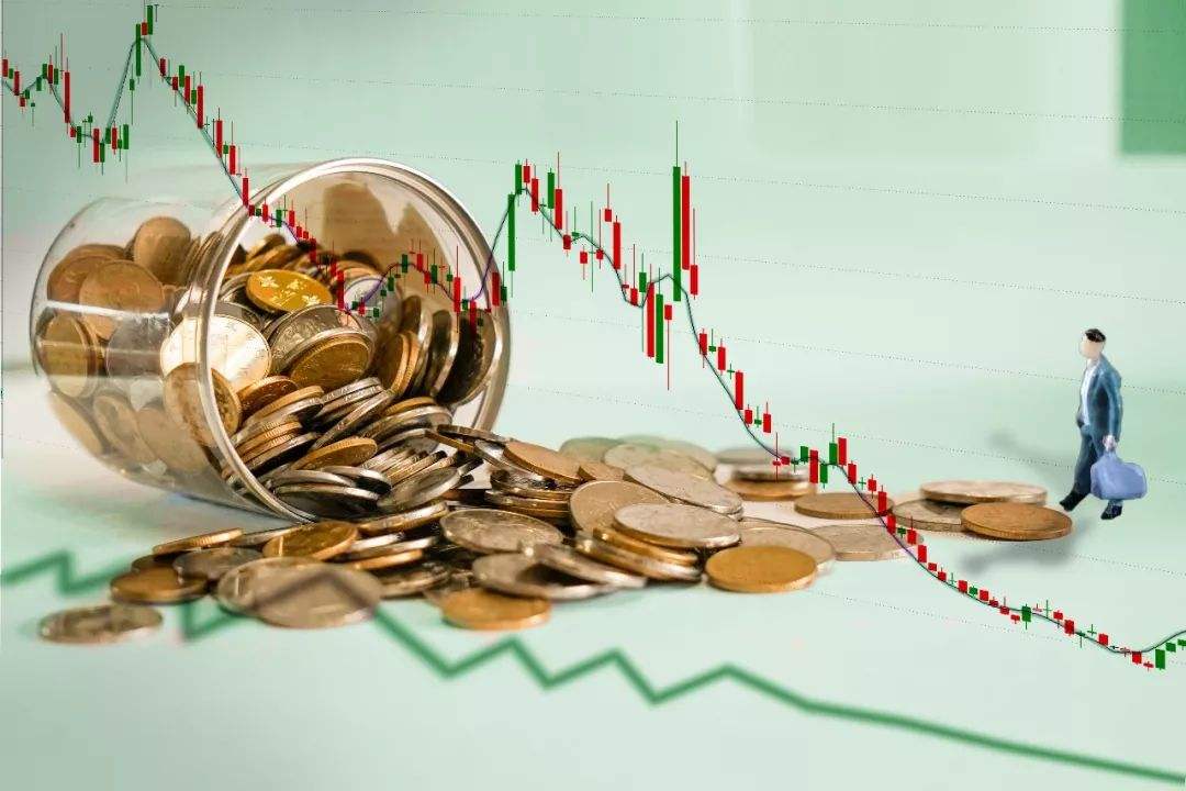 四大證券報點評A股大跌：看清三大現象 中長期行情不悲觀